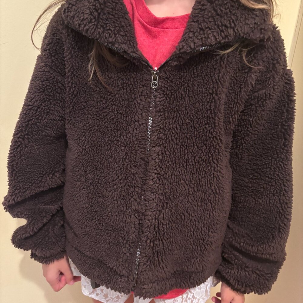 Lululemon Size 2 Cinch Fleece Sherpa Jacket in Brown